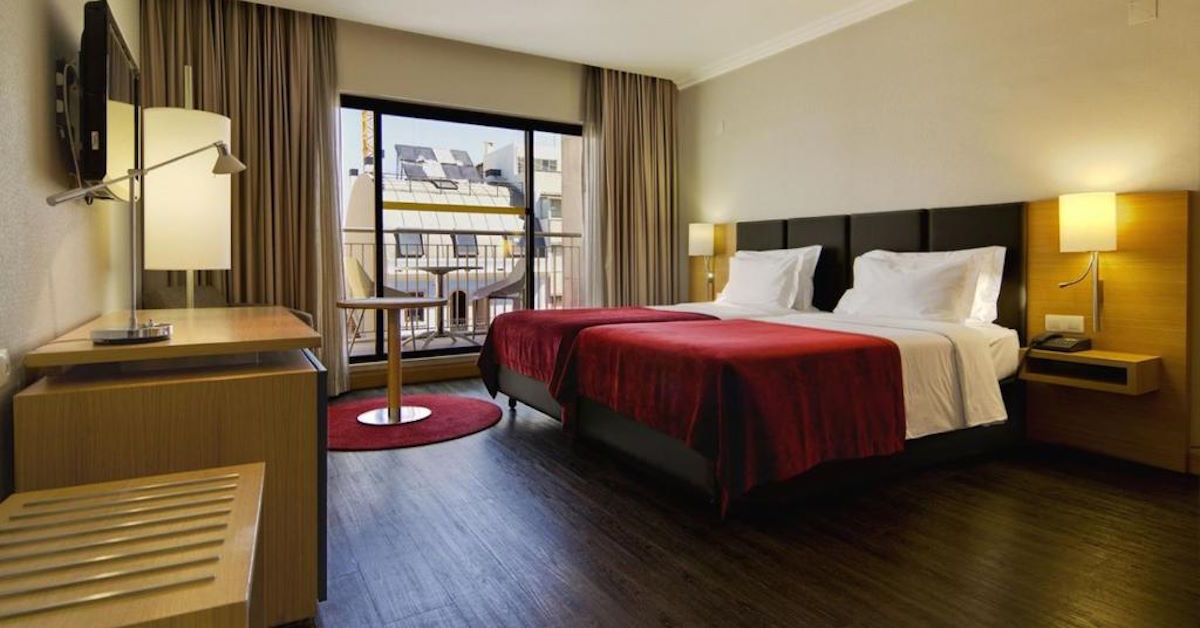 SANA Reno Hotel Bedroom